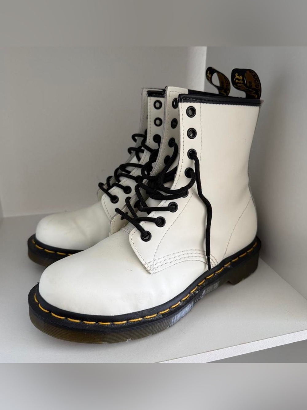 Dr. Martens 1460 White Smooth Leather 
8-Eye Combat Boots Women’s US 6